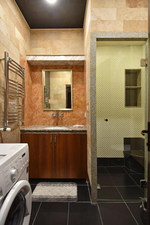 Rent Inn Yerevan On Arami Street Esterno foto