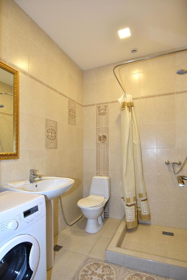 Rent Inn Yerevan On Arami Street Esterno foto
