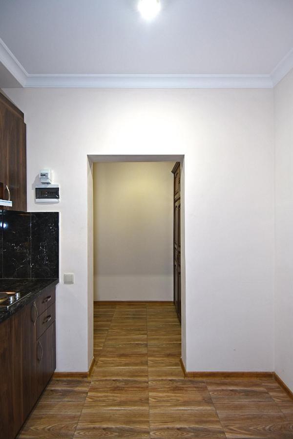Rent Inn Yerevan On Arami Street Esterno foto