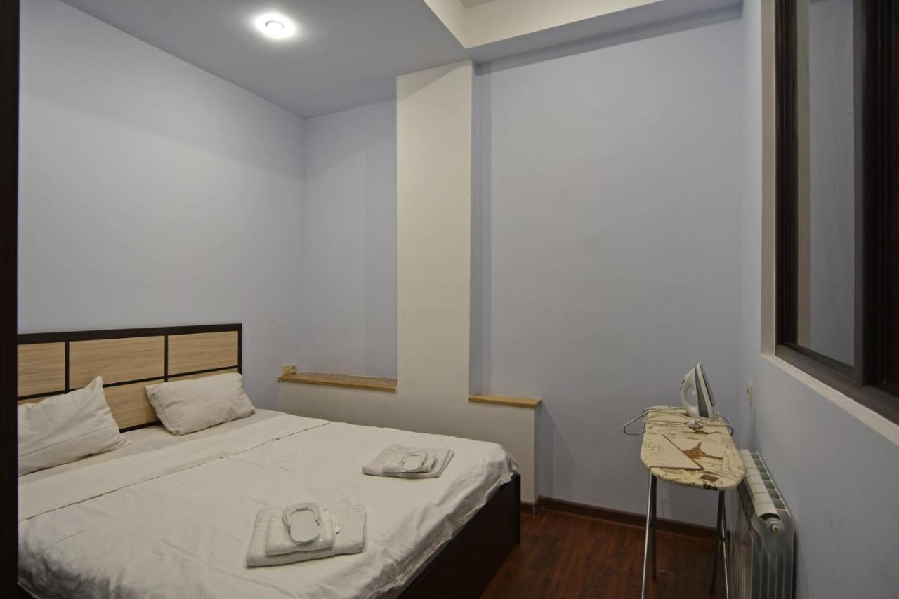 Rent Inn Yerevan On Arami Street Esterno foto