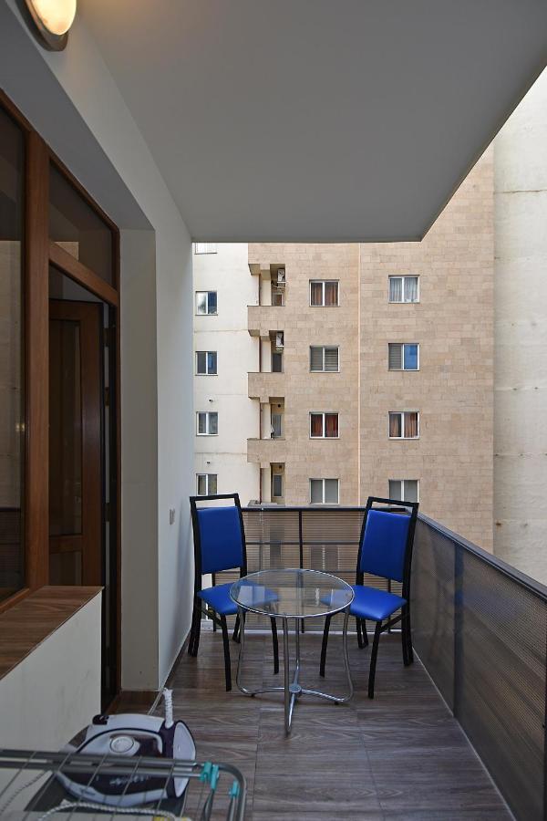 Rent Inn Yerevan On Arami Street Esterno foto