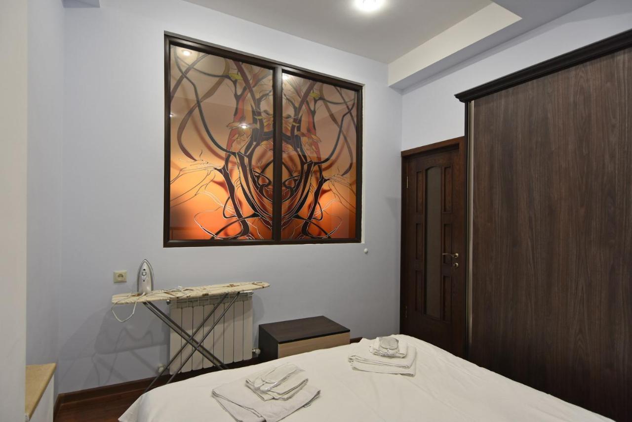 Rent Inn Yerevan On Arami Street Esterno foto