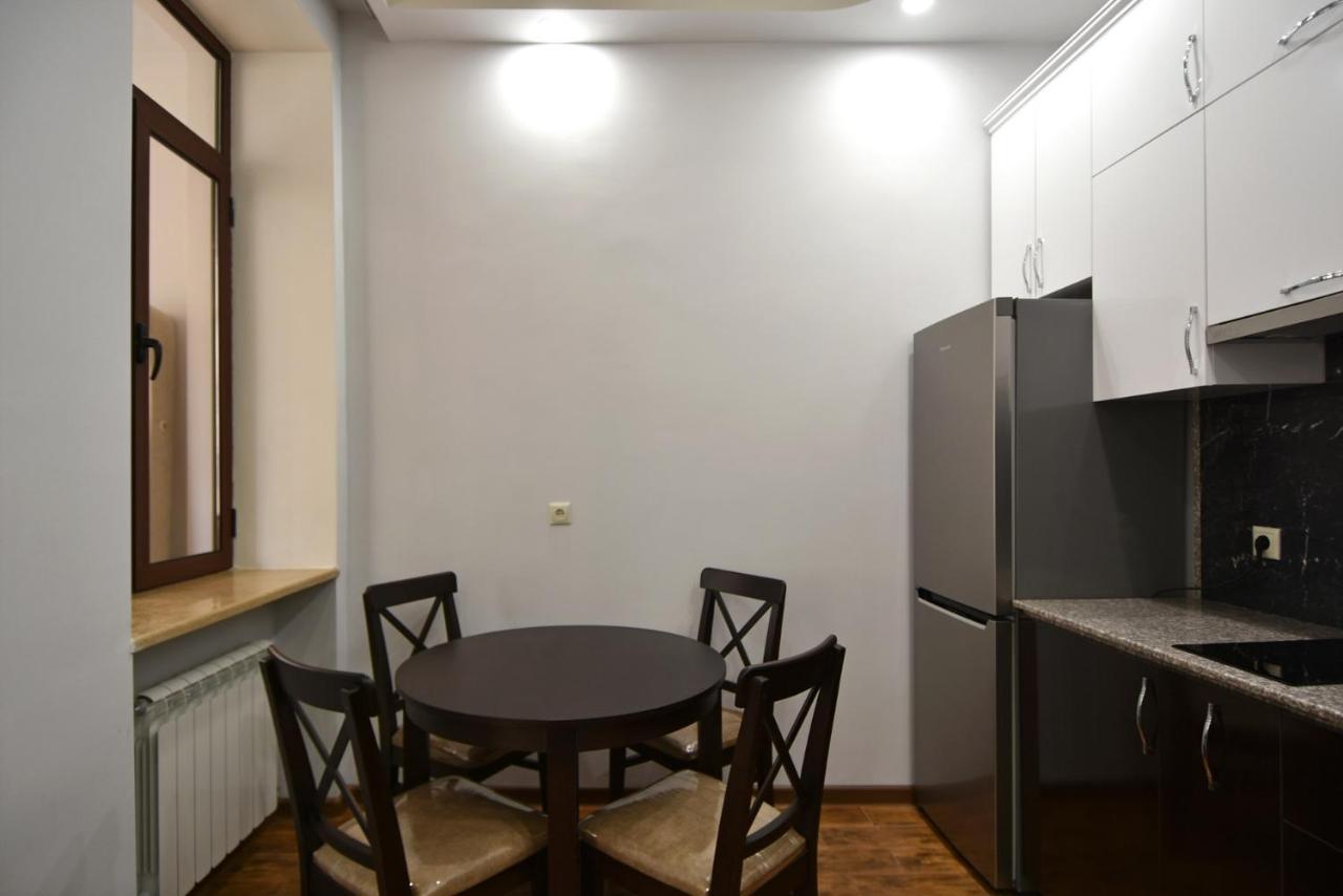 Rent Inn Yerevan On Arami Street Esterno foto