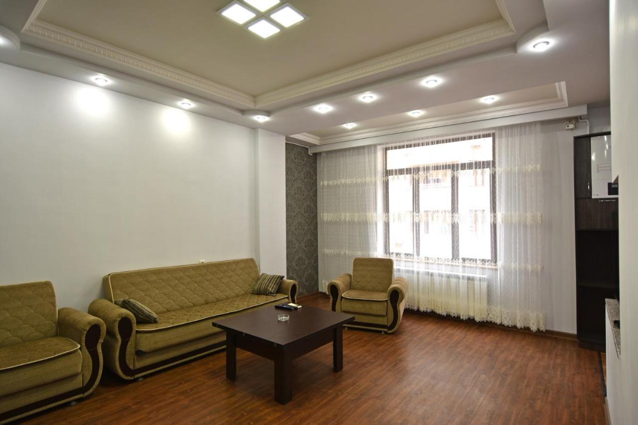 Rent Inn Yerevan On Arami Street Esterno foto