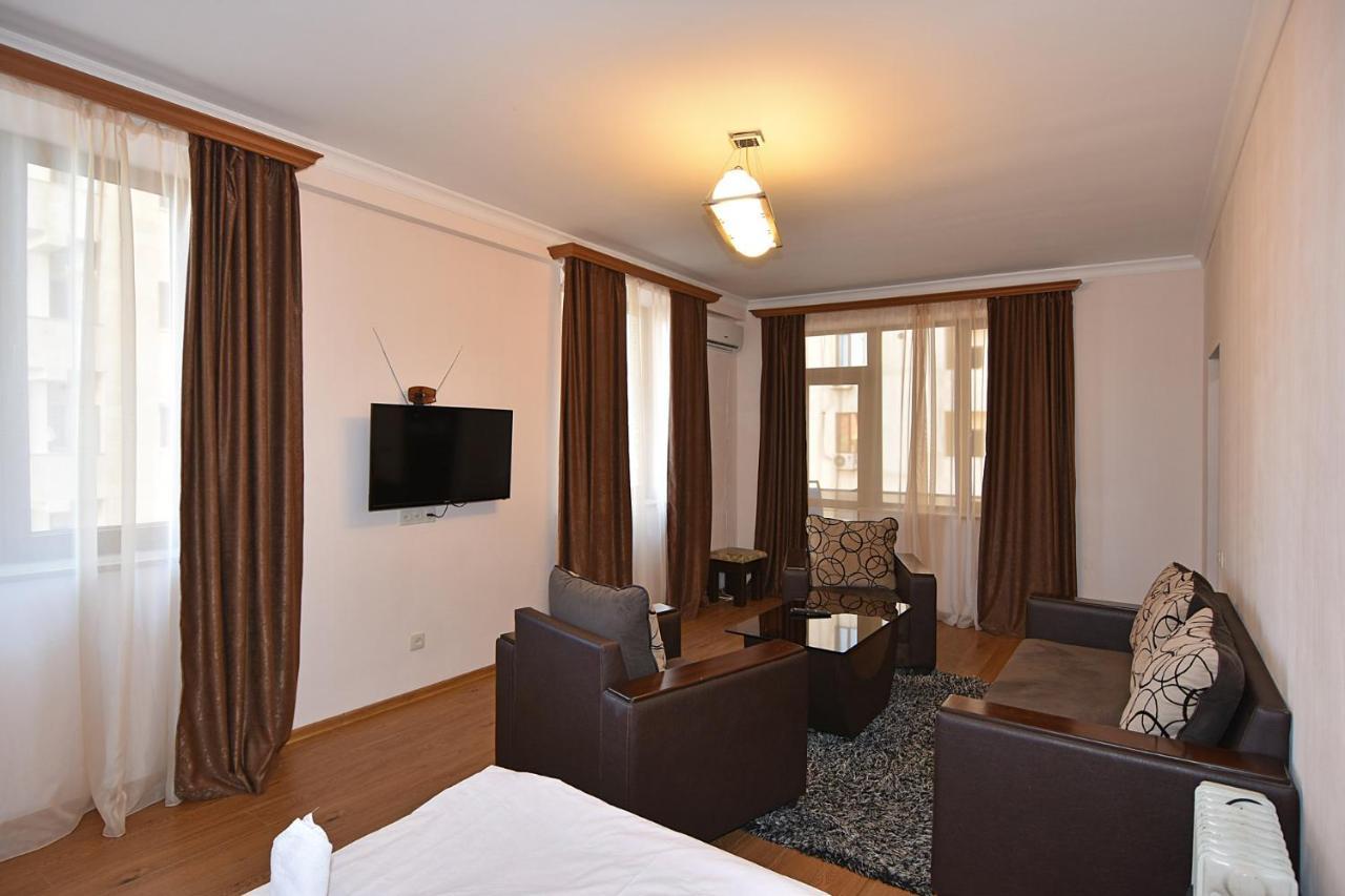 Rent Inn Yerevan On Arami Street Esterno foto