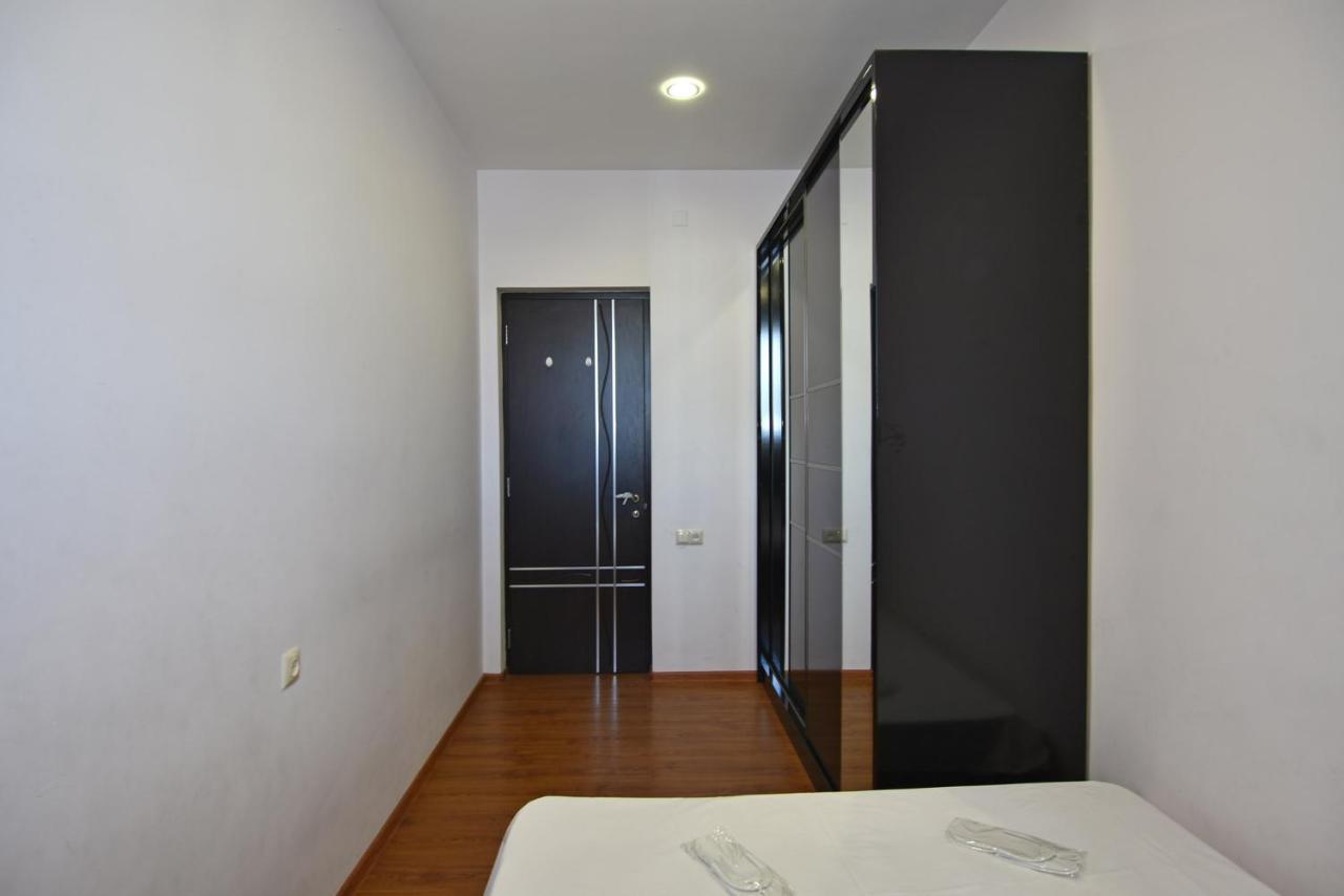 Rent Inn Yerevan On Arami Street Esterno foto