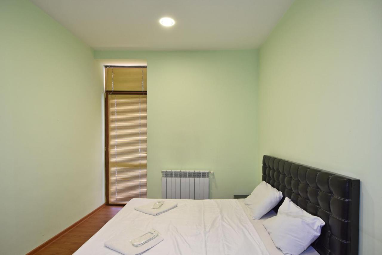 Rent Inn Yerevan On Arami Street Esterno foto