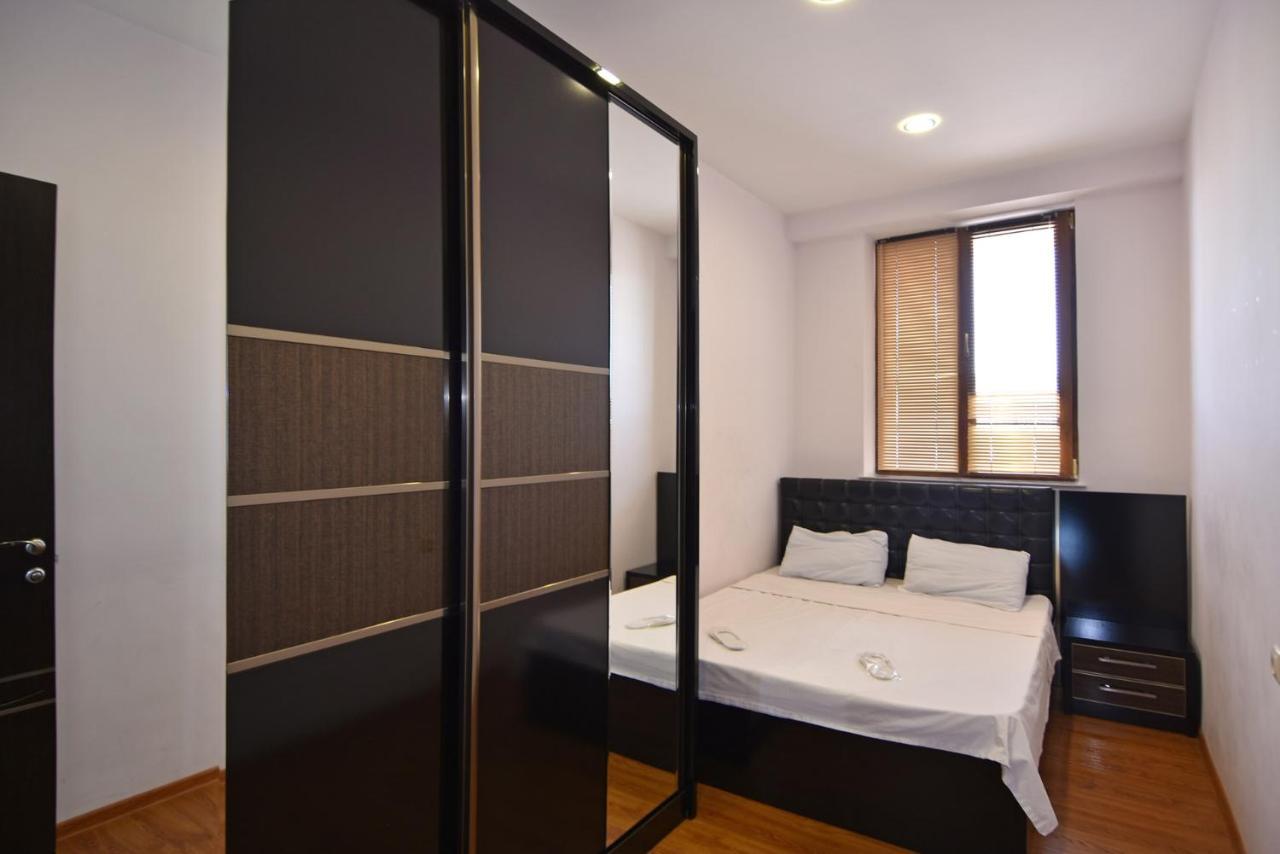 Rent Inn Yerevan On Arami Street Esterno foto